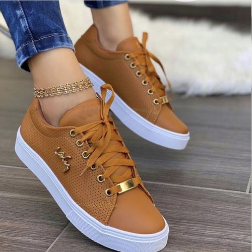 Damen Freizeitsneaker mit atmungsaktivem Obermaterial und modischen Zierelementen EB
