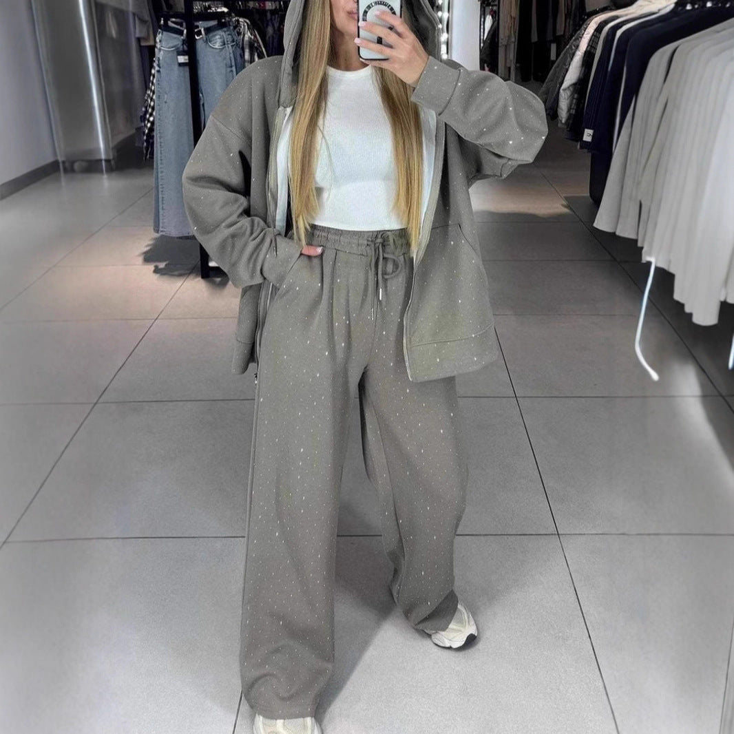 Damen Sportliches Sweat-Outfit mit Kapuze und weiter Passform EB