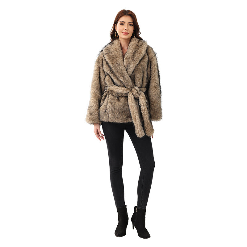 Damen Eleganter Kunstpelzmantel mit Gürtel und breitem Revers EB