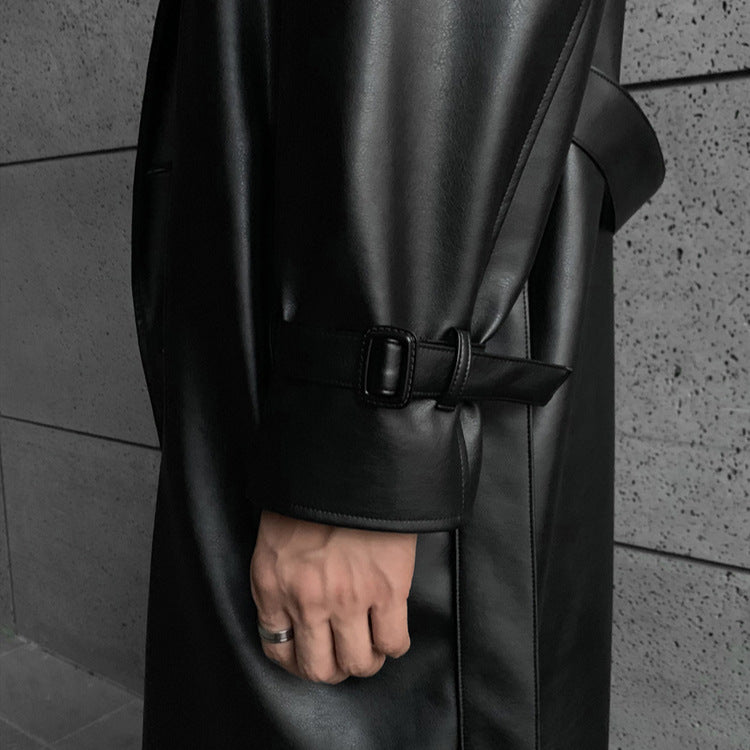 Herren modischer Longtrenchcoat aus hochwertigem Kunstleder mit elegantem Schnitt EB
