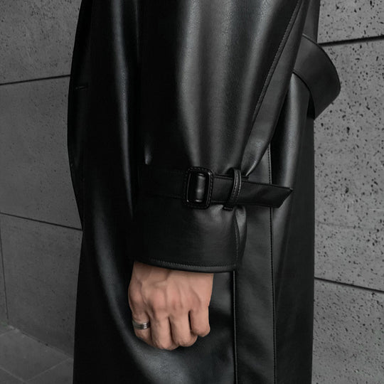 Herren modischer Longtrenchcoat aus hochwertigem Kunstleder mit elegantem Schnitt EB