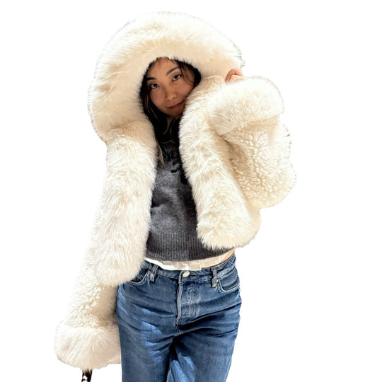 Damen Kunstfelljacke mit luxuriösem Kapuzendesign EB
