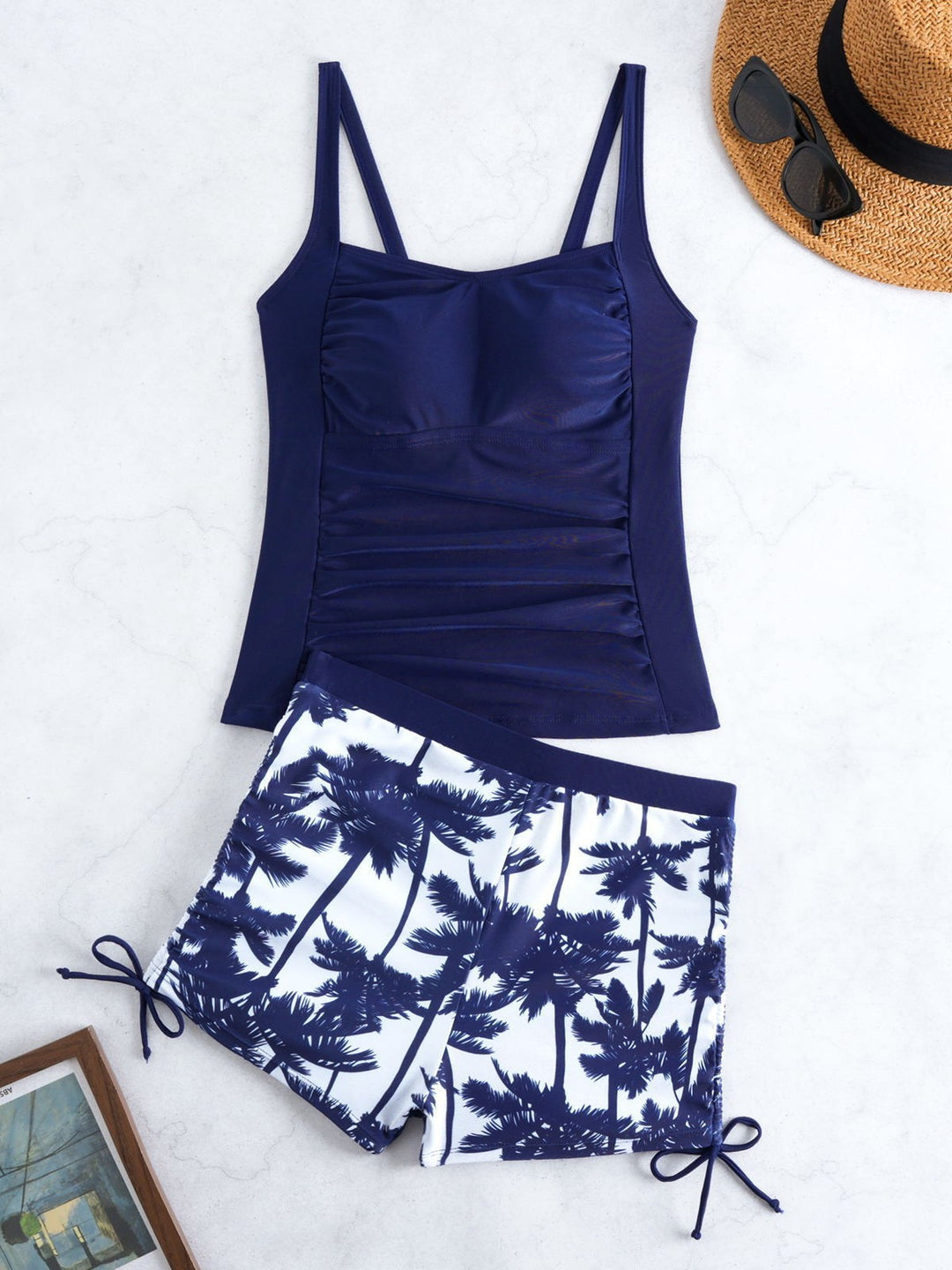 Damen Badeanzug mit trendiger Raffung und modischen Shorts EB