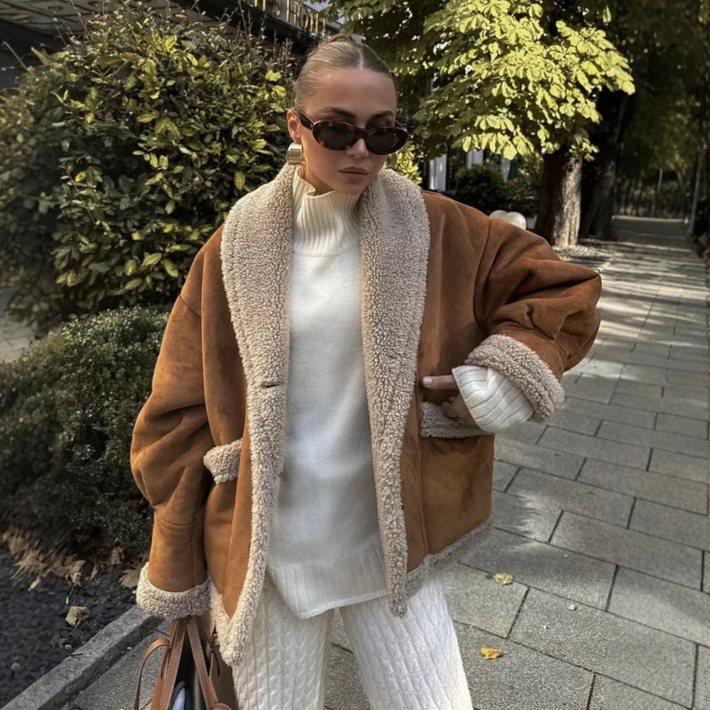 Damen kuscheliger Schnittjacke mit Teddyfelldetails EB