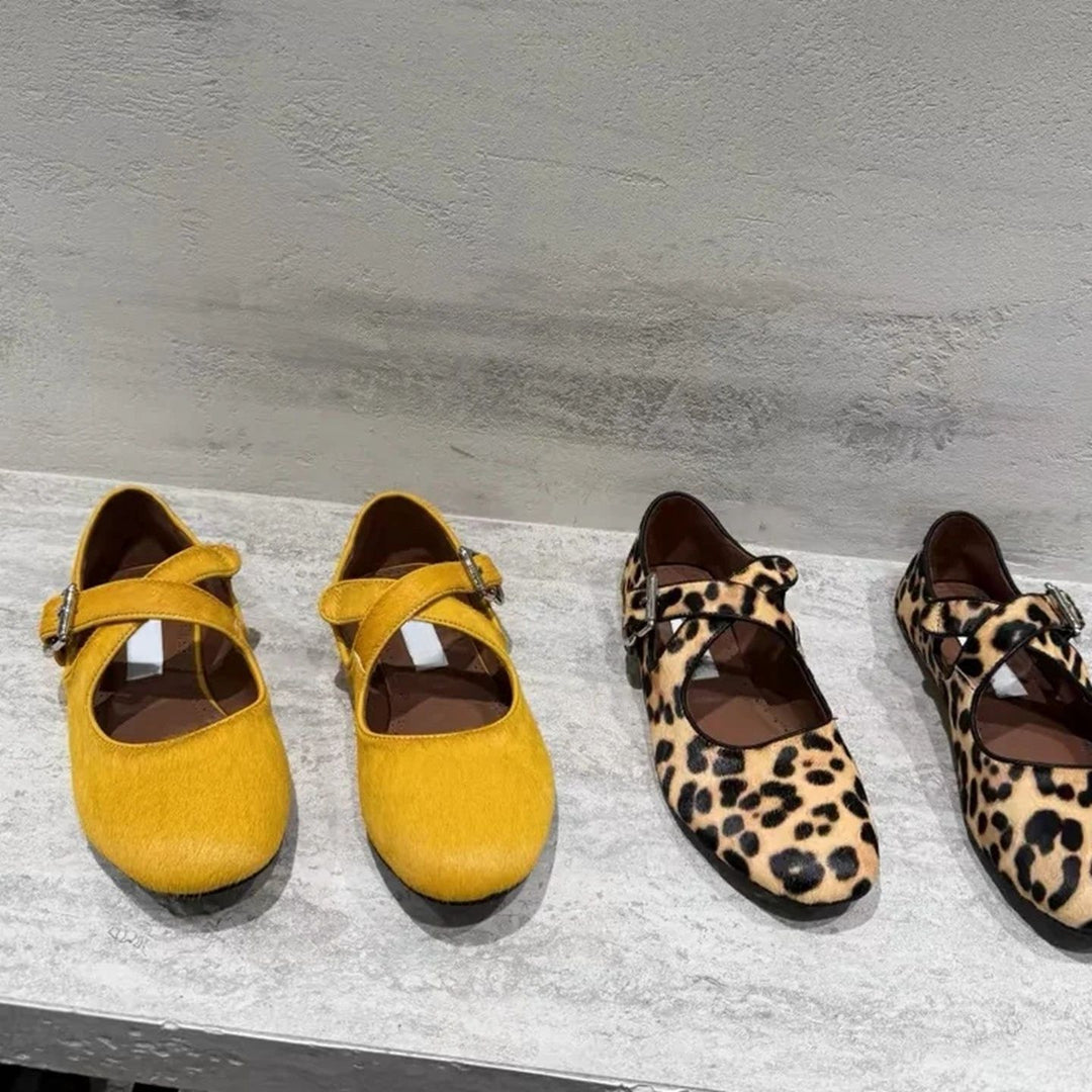 Damen Ballerinas mit elegantem Riemen und geschwungener Form EB