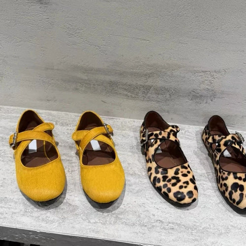 Damen Ballerinas mit elegantem Riemen und geschwungener Form EB