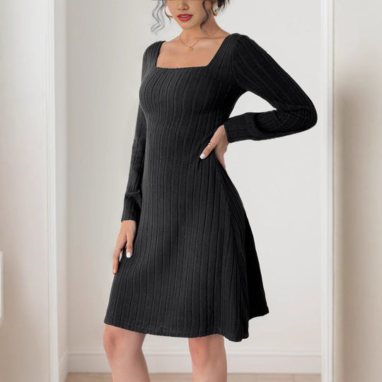 Damen Strickkleid mit quadratischem Ausschnitt und langen Ärmeln EB