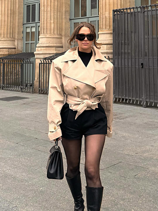 Damen Cropped Trenchcoat mit breitem Revers und Taillengürtel EB