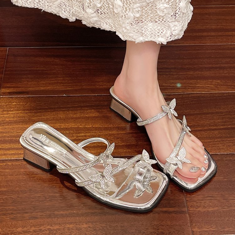 Damen elegante Sandaletten mit funkelnden Schmetterlingsapplikationen EB