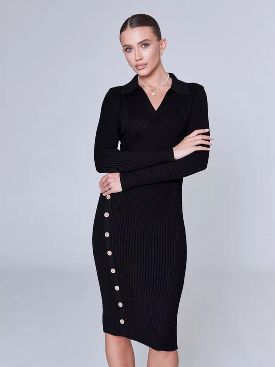 Damen Strickkleid mit elegantem Kragen und Knopfdetail EB