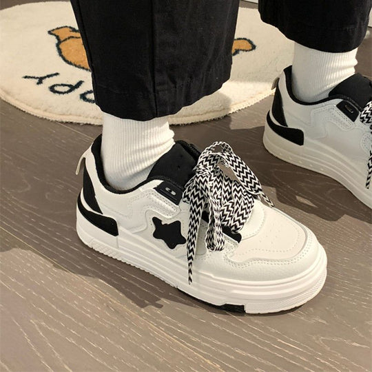Damen sportive Sneakers mit rutschfester Sohle und auffälligem Schnürdesign EB