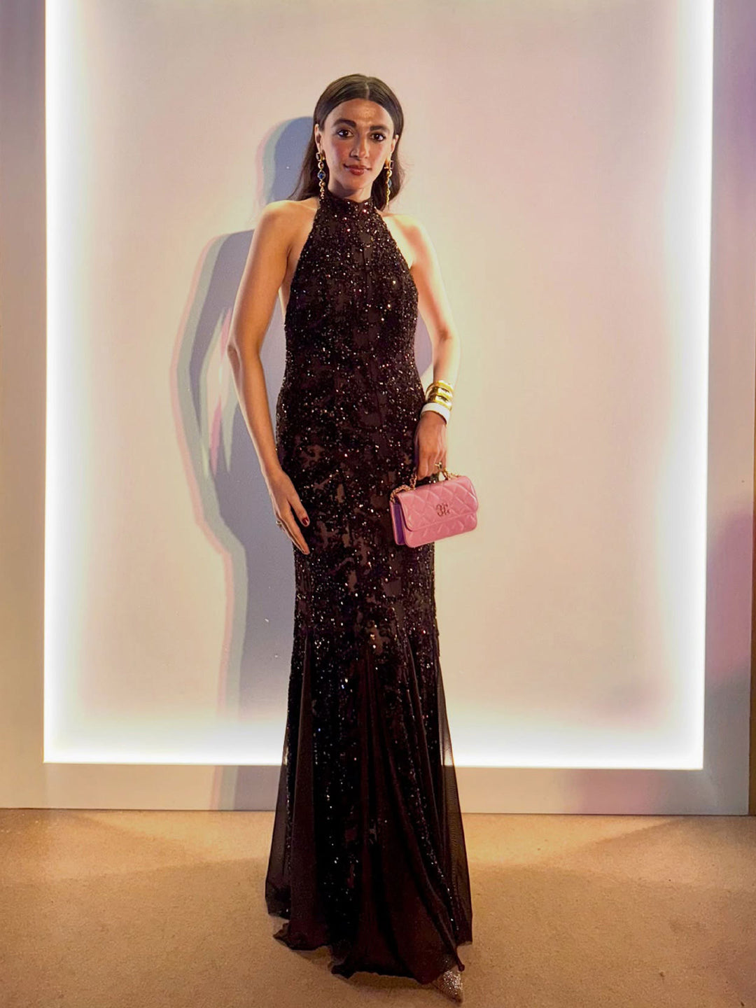 Damen Abendkleid mit schimmerndem Paillettenbesatz und stilvollem Halterdesign EB