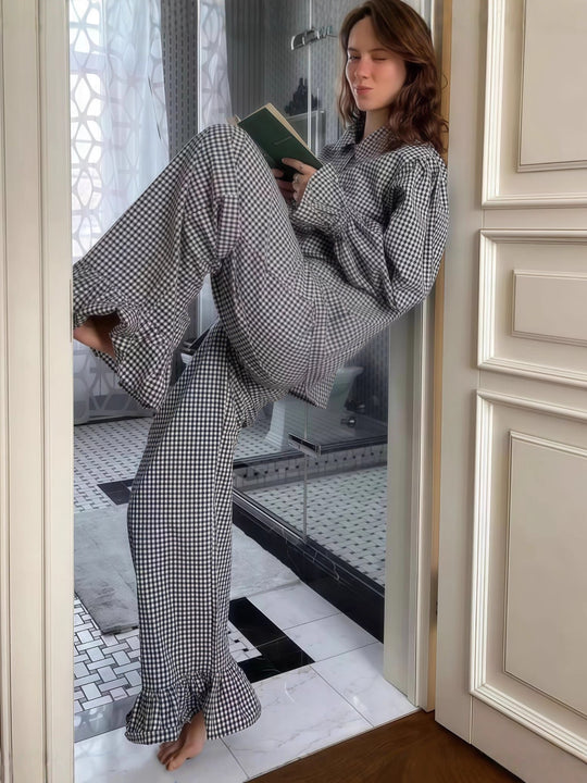 Damen Schlafanzug Set mit einem modernen Karo-Muster und voluminösen Ärmeln EB