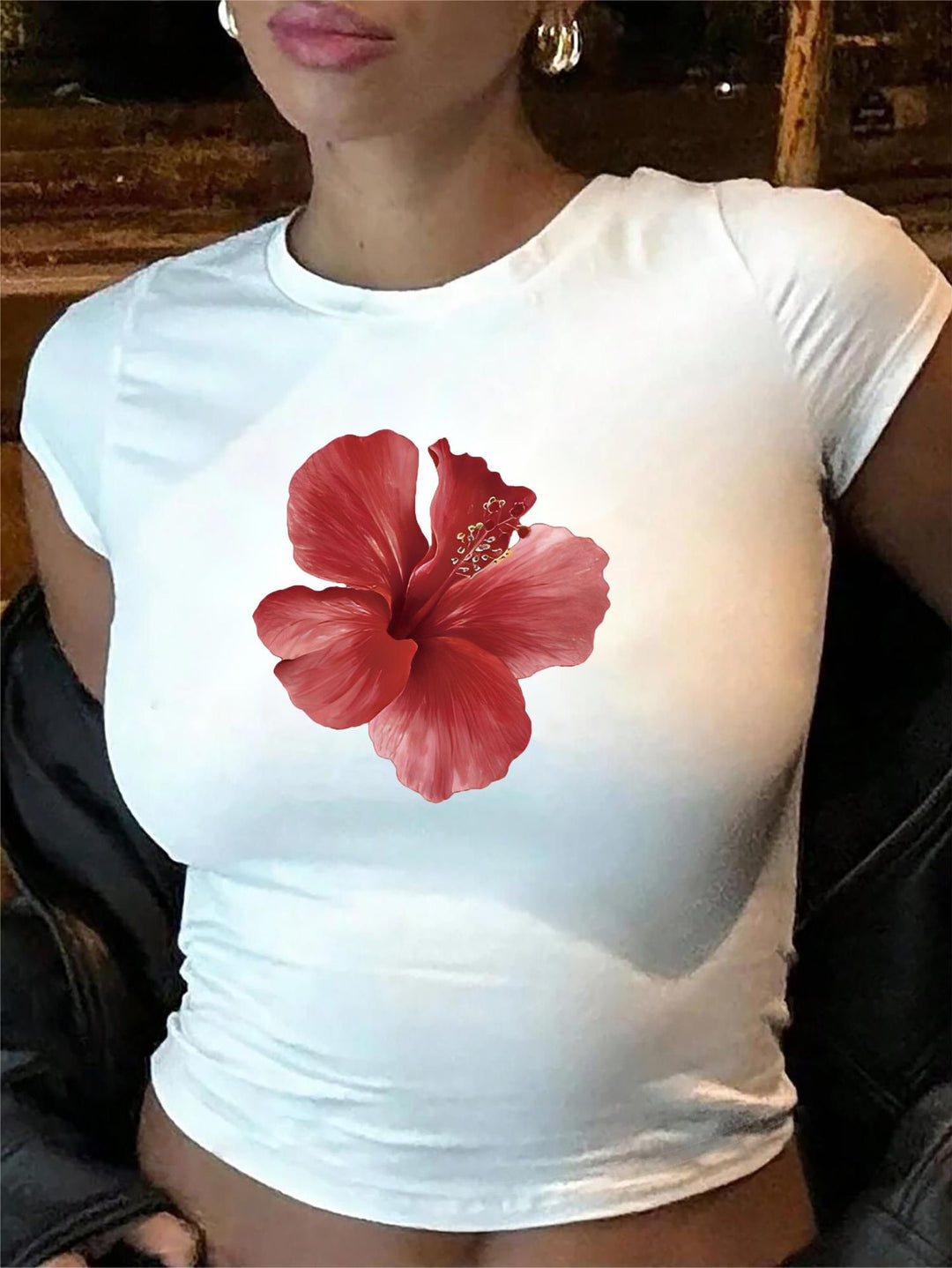 Damen Crop-T-Shirt mit animalistischem Lippenmotiv und auffälligem Schriftzug EB