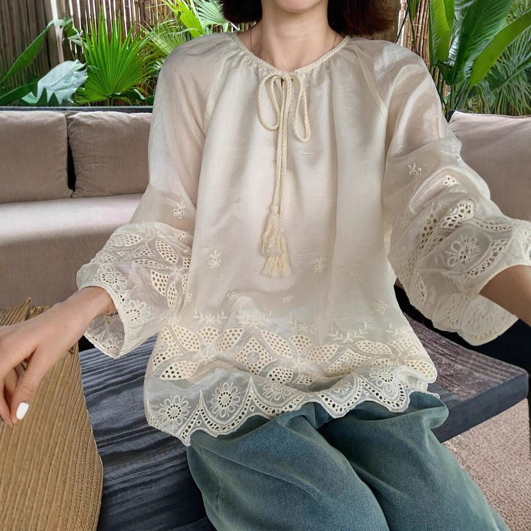 Damen zeitlose Bluse mit besticktem Spitzenbesatz und Bindeband EB