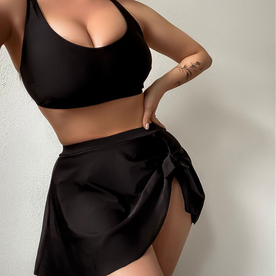 Damen Sportliches Badeoutfit mit schmeichelndem Rock EB