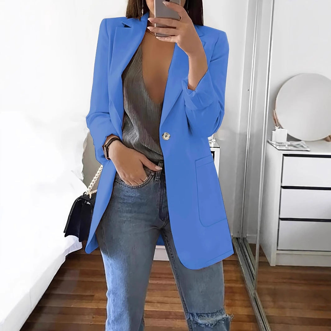 DamenStylische Blazerjacke mit glänzenden Knopfdetails und großzügigen Taschen EB