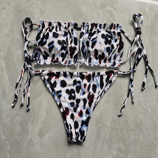Damen Bandeau-Bikini mit voluminösen Rüschendetails EB