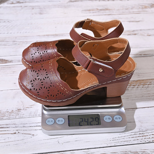 Damen Clogs mit floralen Perforationen und Komfort-Fersenriemen EB