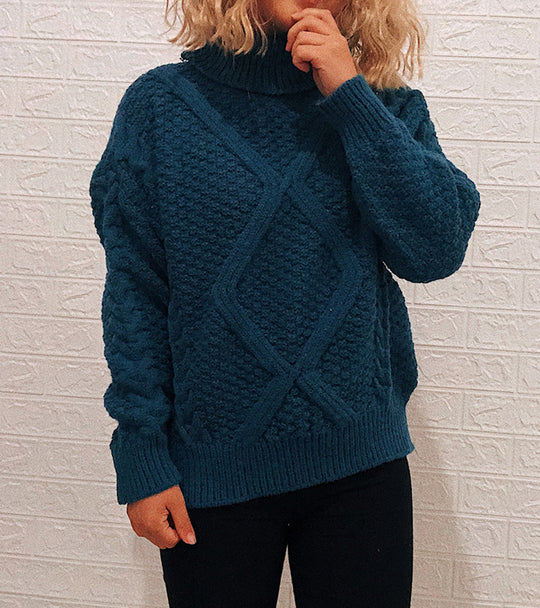 Damen Grobstrickpullover mit modischem Zopfmuster und hohem Kragen EB