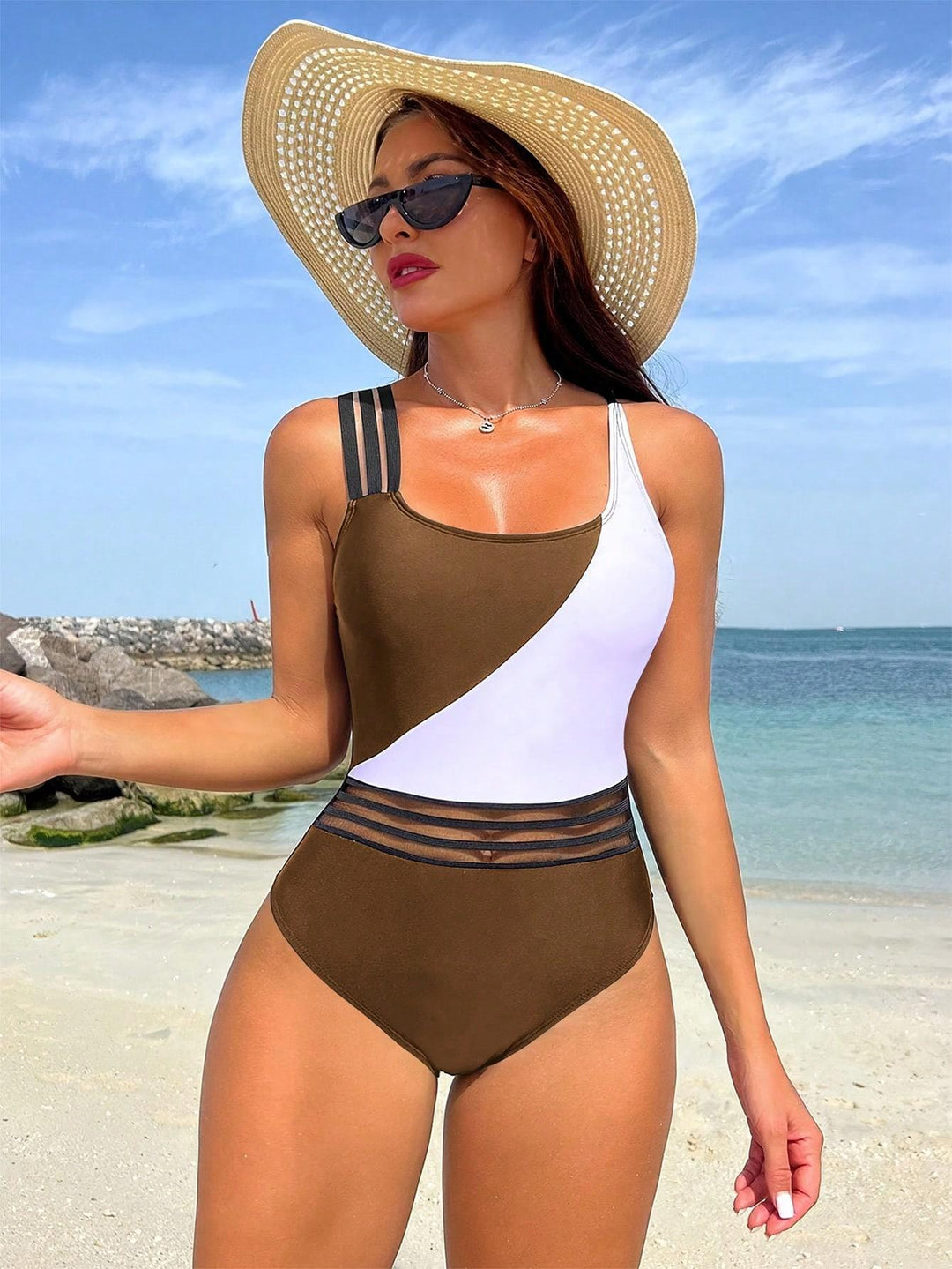 Damen Sportlicher Einteiler Badeanzug mit innovativem Schnitt EB