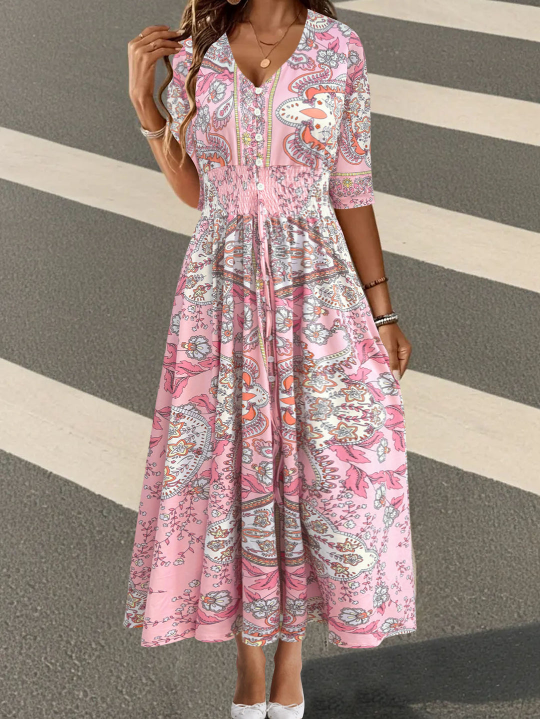 Damen Maxikleid mit floralem Paisleymuster und schmeichelndem V-Ausschnitt EB
