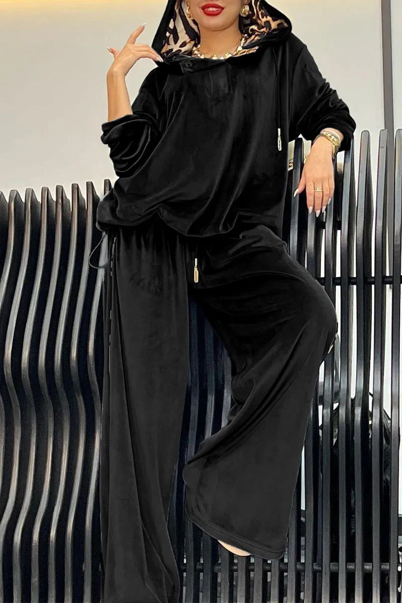 Damen Sportliches Loungewear-Set aus weichem Velours mit Kapuze EB