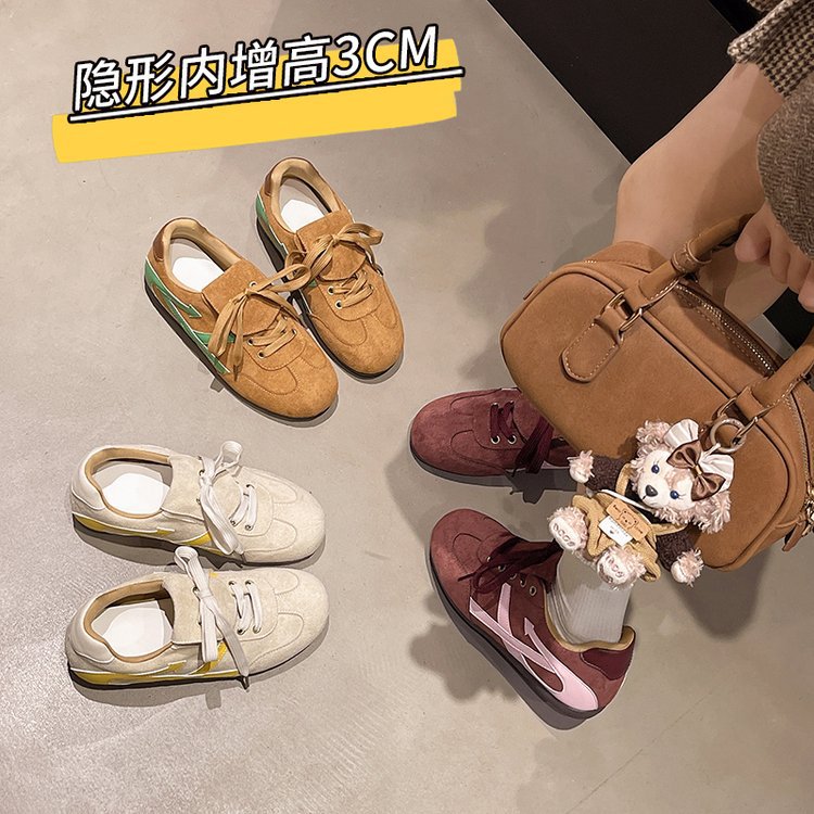Damen Sneakers mit elegantem Veloursleder und einzigartigem Schnürsystem EB