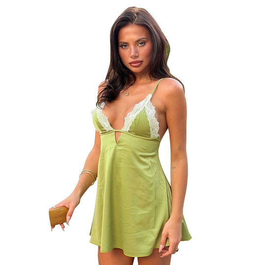 Damen Nachtkleid mit eleganten Spitzenakzenten und verführerischem V-Ausschnitt EB