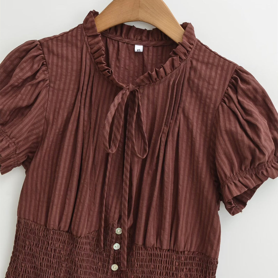 Damen Kurzarmbluse mit Rüschendetails und gerafftem Design EB