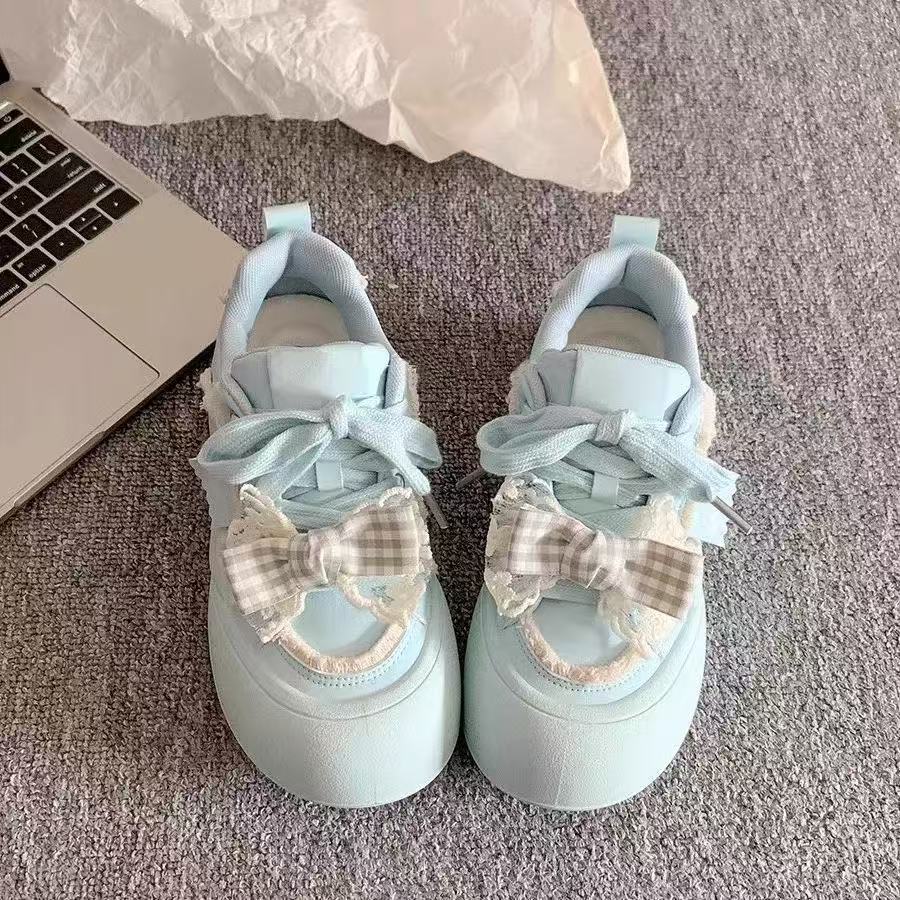 Damen Sneakers mit verspieltem Rüschendesign und hochwertigen Details EB