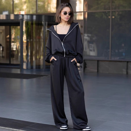 Damen lässiges Zweiteiler Set aus fließender Satinoptik mit weitem Bund und Crop-Top Eichborn Berlin
