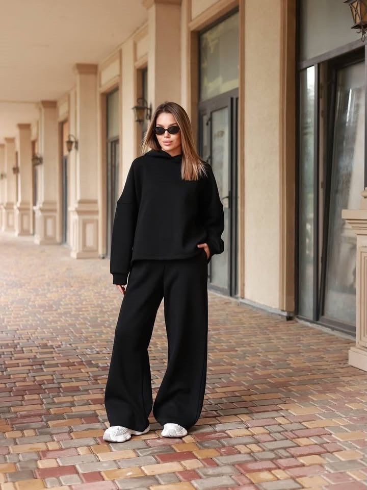 Damen Loungewear-Set mit oversized Kapuzenpullover und weiter High-Waist Jogginghose EB