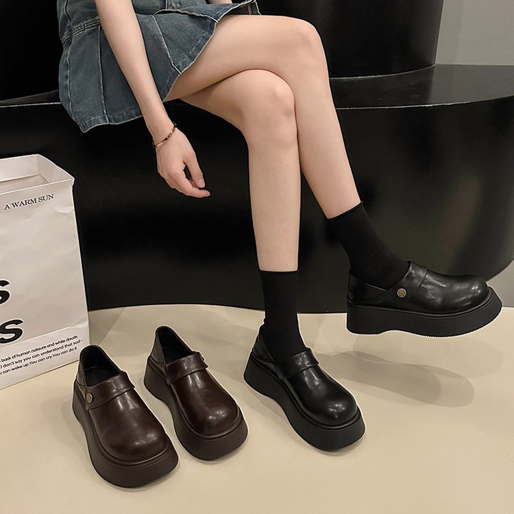 Damen modische Clogs mit stabilem Plateau und praktischen Riemen EB