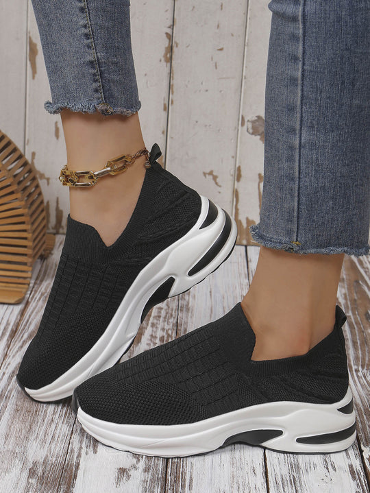 Damen Sneaker im modernen Slip-On Design mit luftiger Strickstruktur und komfortabler Dämpfung EB