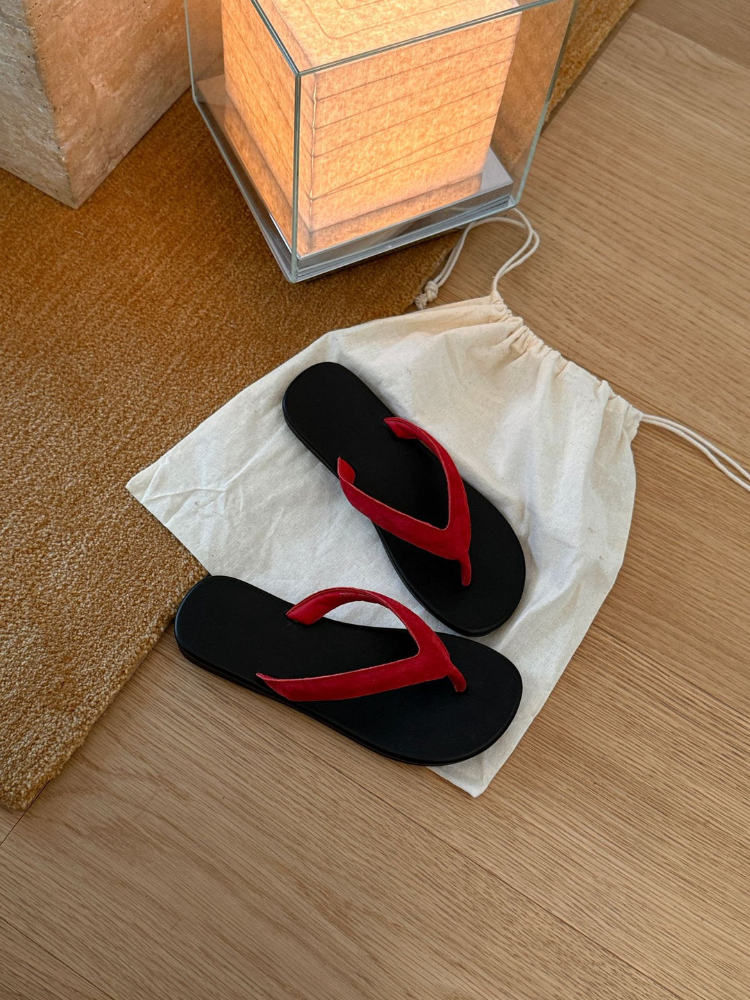 Damen Komfortable Zehentrenner-Sandalen mit ergonomischem Fußbett und weichem Riemendesign EB