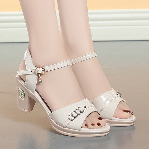 Damen elegante Absatzsandalen mit modischem Schnallenakzent und komfortablem Blockabsatz EB