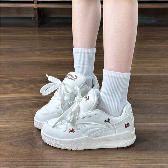 Damen modische Sneakers mit einzigartigen Stickereien und gepolsterter Sohle EB
