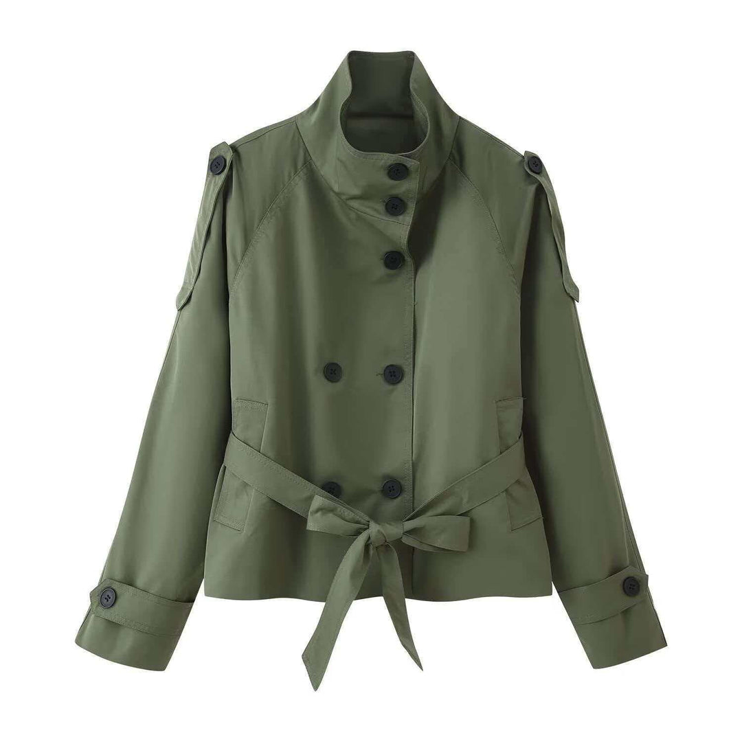 Damen nan kurztaillierte Trenchjacke mit hohem Stehkragen, doppeltreihiger Knopfleiste und taillierbarem Bindegürtel EB