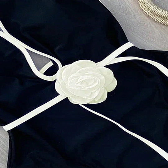 Damen Einteiler Badeanzug mit elegantem Wickel-Design und floralem Detail EB