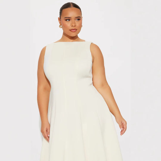 Damen Elegantes zeitloses Cocktailkleid mit schwingendem Rock und minimalistischer Silhouette EB