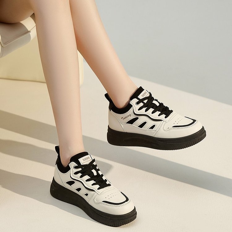 Damen Sportliche Sneaker mit dämpfender Sohle und ergonomischem Design EB