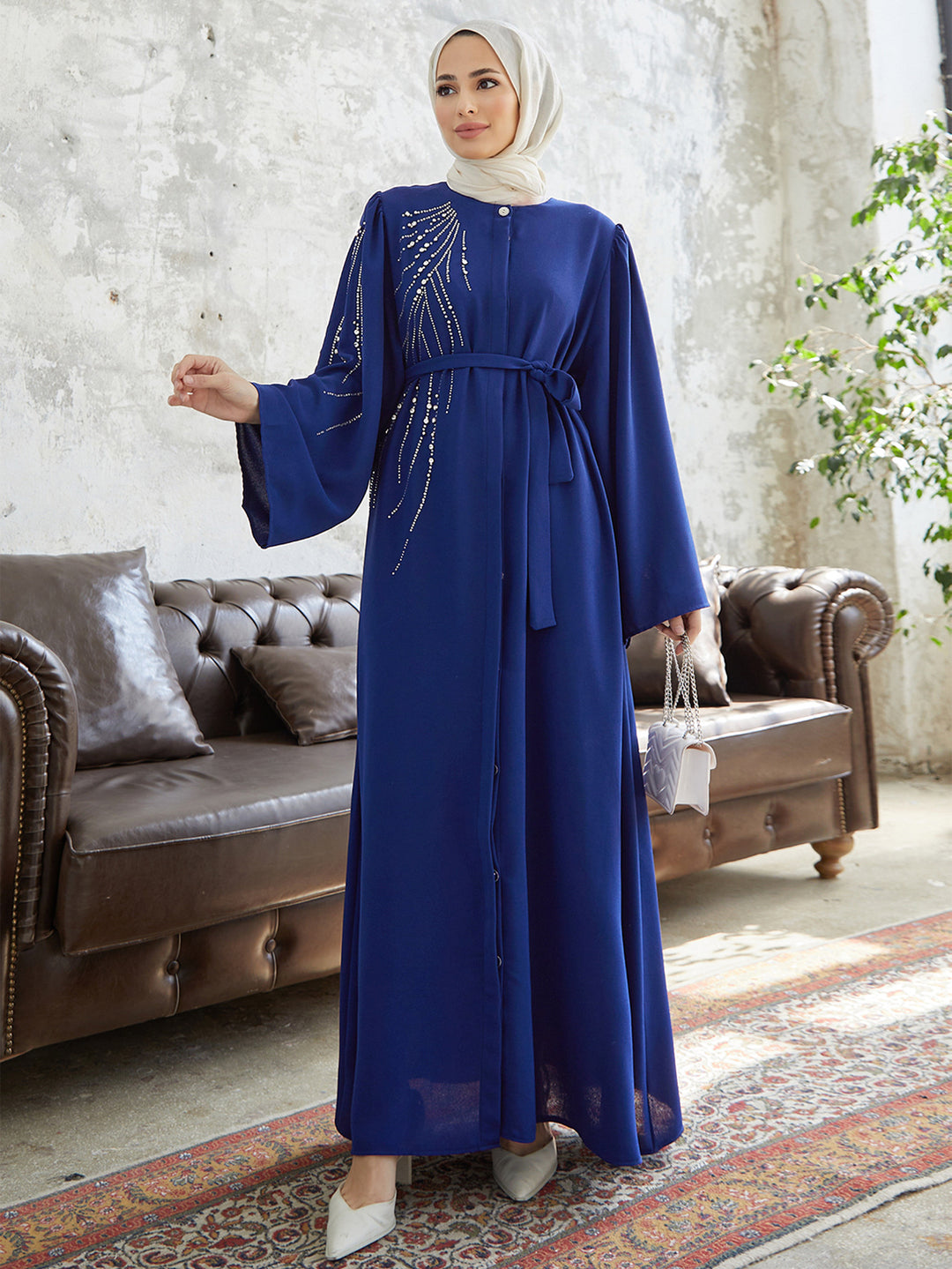 Damen Maxi-Kleid mit funkelnden Applikationen und elegantem Gürtel EB