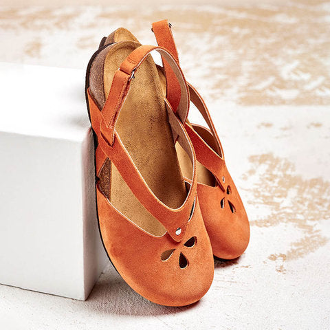 Damen nan geschlossene Slingback-Sandale aus Veloursleder mit ergonomischem Kork-Fußbett und dekorativen Loch-Aussparungen EB