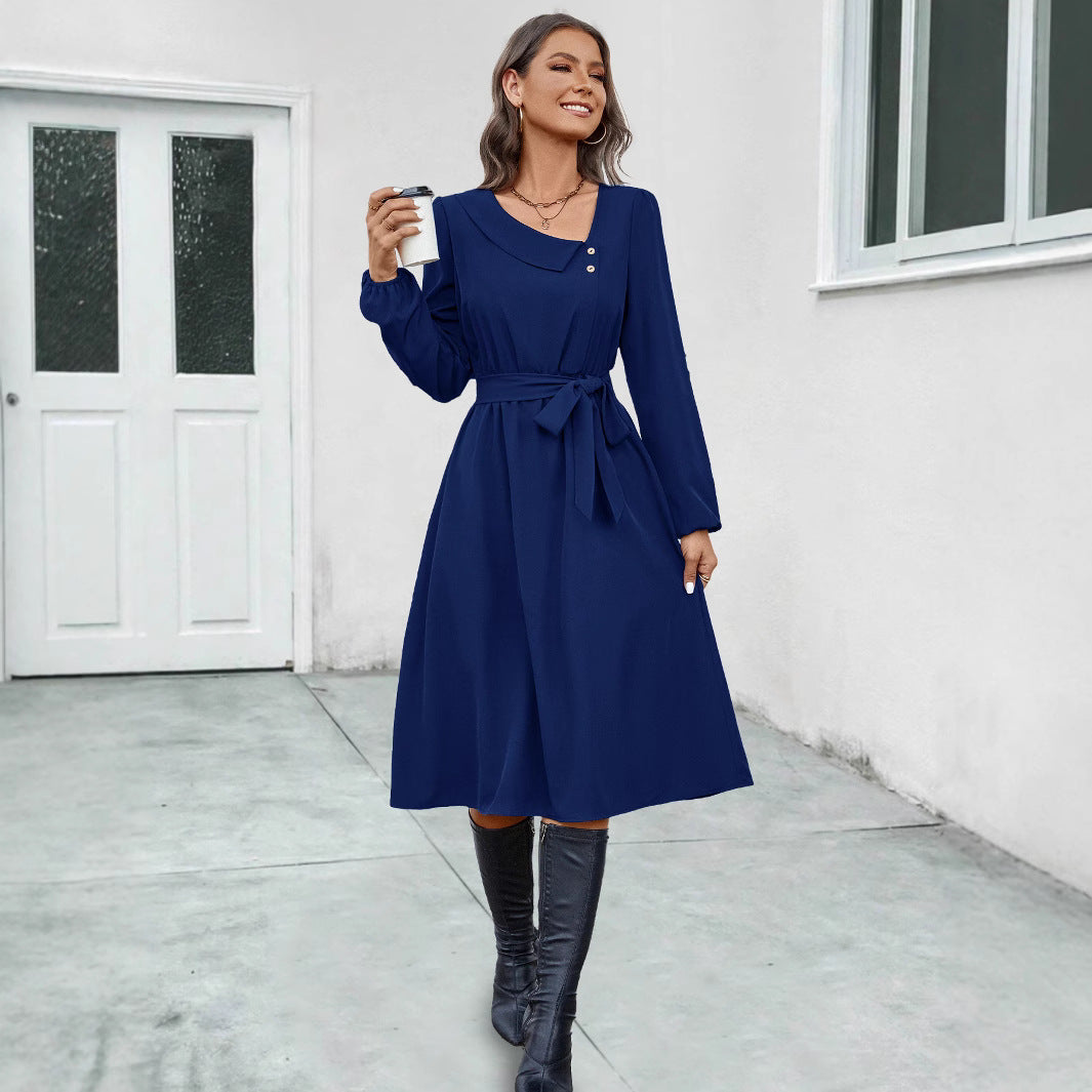 Damen Midikleid mit tailliertem Schnitt und eleganten Knopfdetails EB