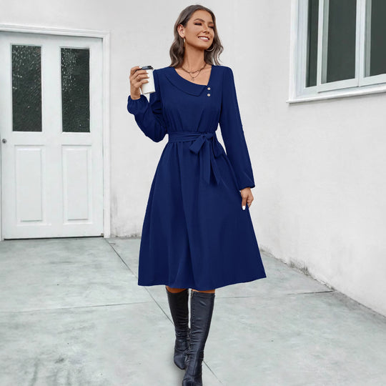 Damen Midikleid mit tailliertem Schnitt und eleganten Knopfdetails EB