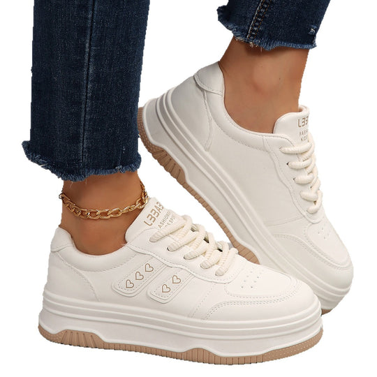 Damen Sneakers mit Herzen-Applikationen und strukturierter Laufsohle EB