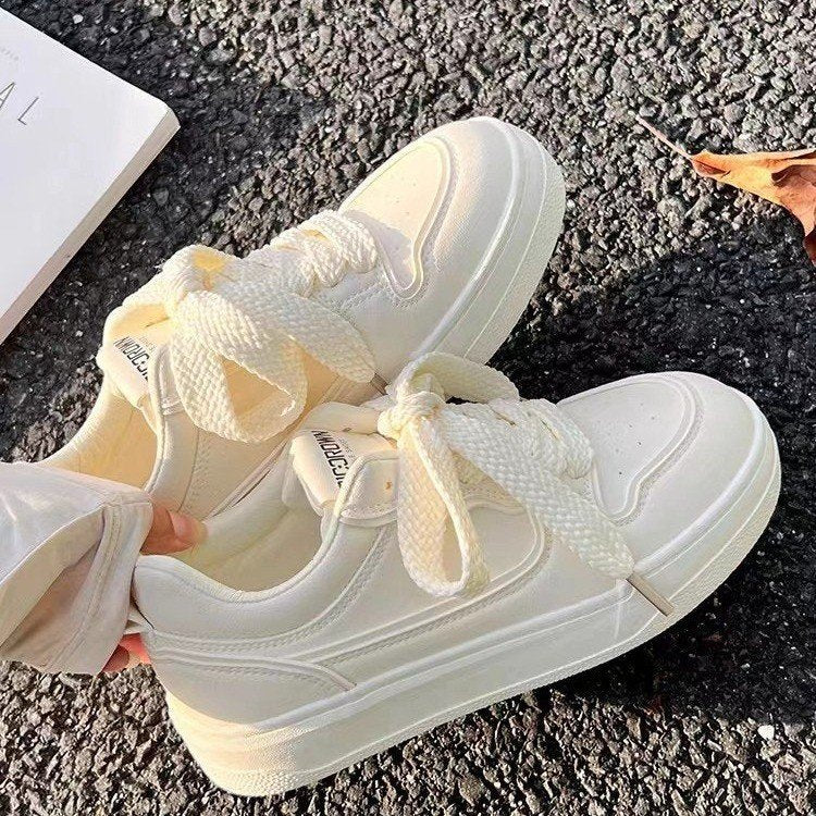 Damen Sneaker mit einzigartigem Schnürsystem und ergonomischer Dämpfung EB