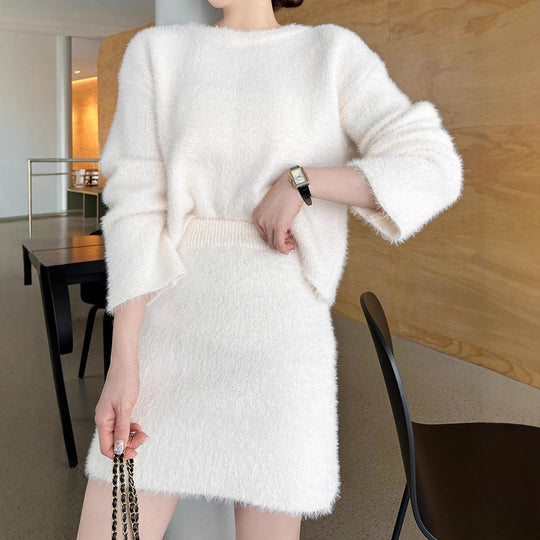 Damen Kuscheliger Flausch-Zweiteiler mit Oversize-Pullover und Minirock EB