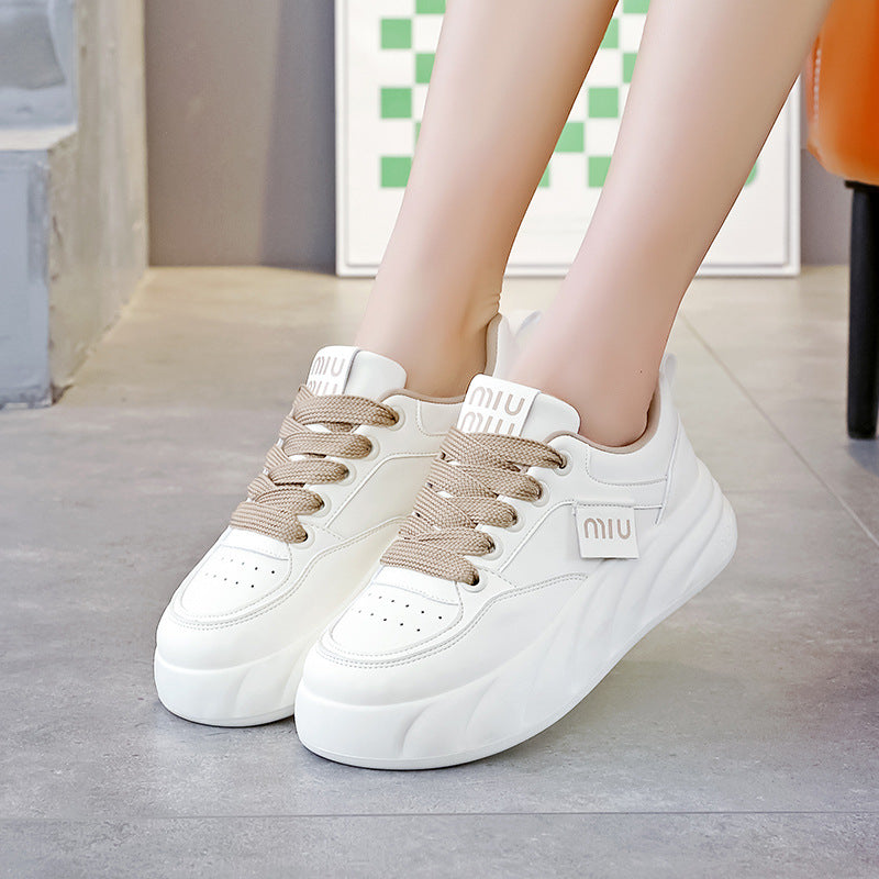 Damen Lifestyle Sneakers mit dicker, flexibler Sohle und sportlichem Design EB